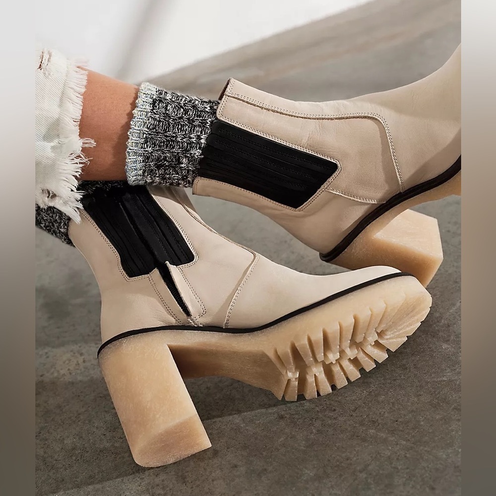 Free People James Chelsea boot white leather-size 6